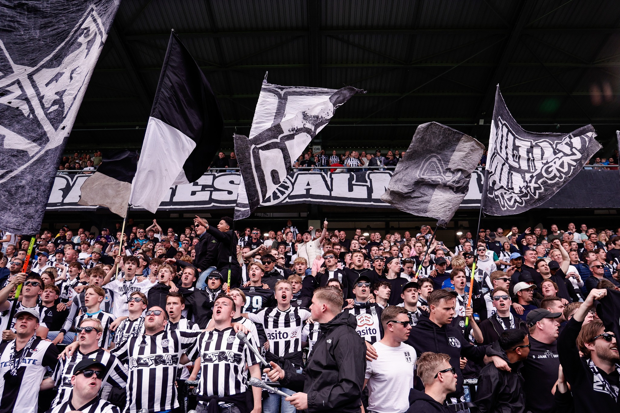 Heracles laat periodetitel liggen na 2-2 bij Helmond Sport