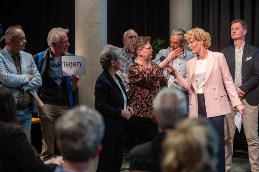 Druk bezocht stadsdebat over kunst en cultuur in Bibliotheek Almelo