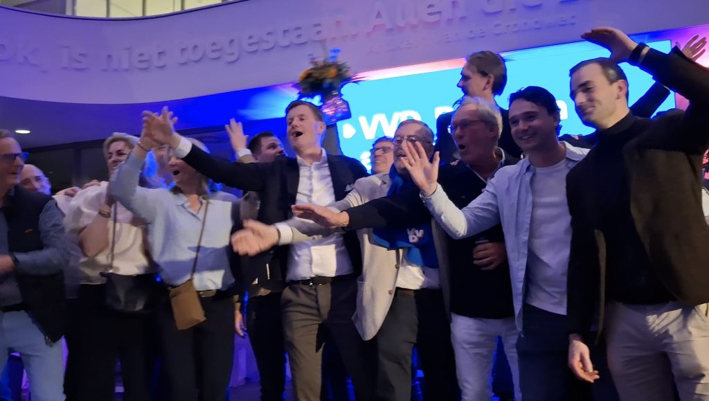 VVD en CDA grootste partijen in Almelo, 15 partijen in nieuwe gemeenteraad