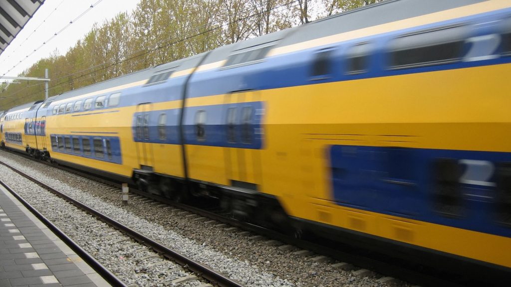 Woensdag geen treinen door landelijke OV-staking: ook reizigers uit Almelo getroffen
