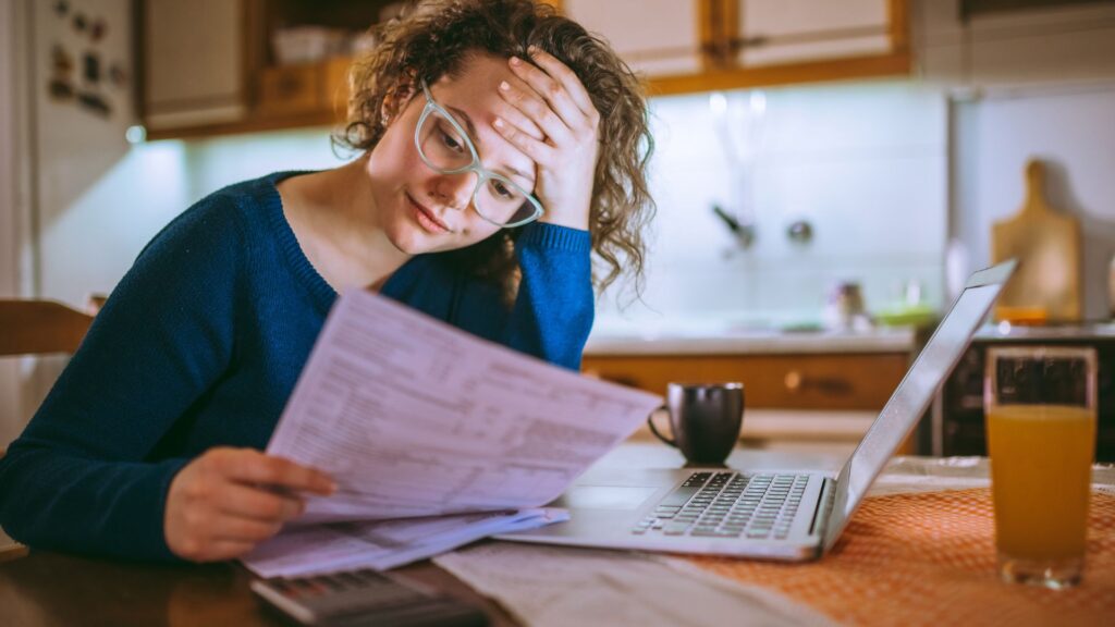 Hogere netkosten drukken energierekening: gemiddeld huishouden betaalt in 2027 ruim 140 euro extra