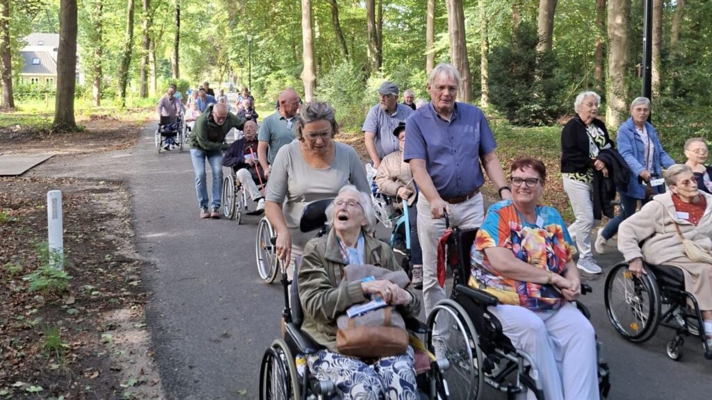 Met 25 gasten naar de Veluwe: Zonnebloem Almelo-Schelfhorst even weg uit dagelijkse sleur