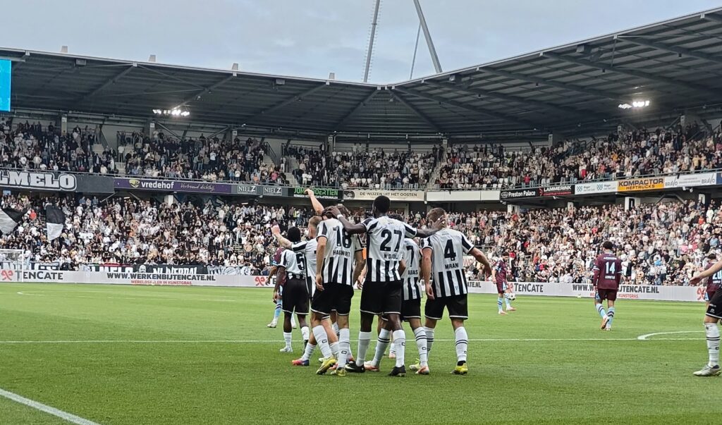 Heracles Almelo doet goede zaken en verslaat Vitesse