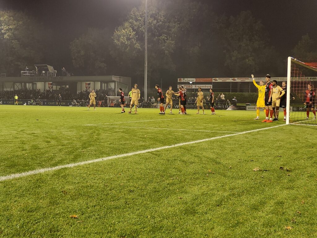 Heracles Almelo verslikt zich in De Treffers en ligt uit de KNVB-beker