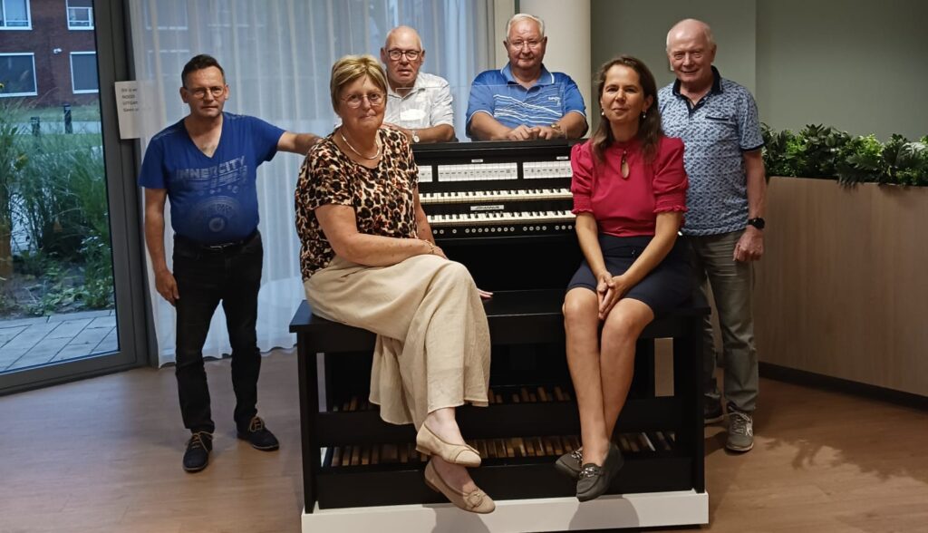 Bewoners Eugeria sparen tijdens kerkdiensten voor nieuw orgel en tuinbank