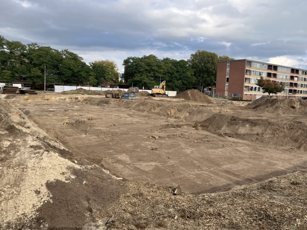De Pniëlkerk is gesloopt, binnenkort start bouw 21 nieuwe woningen aan Rembrandtlaan